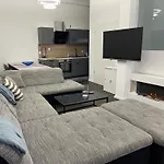 Aryve Boutique-apartments In Bester Lage In 公寓